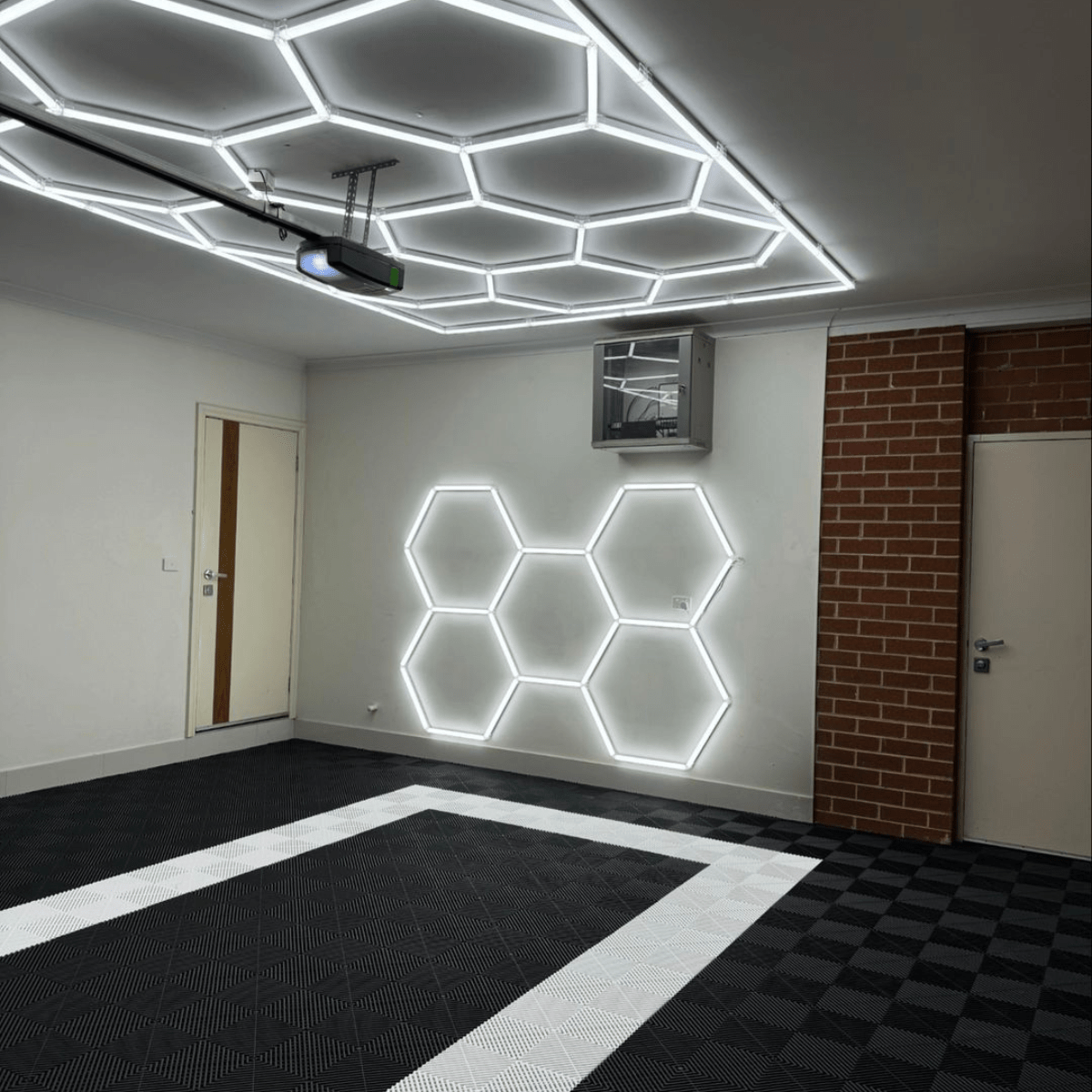 ULTRABEAM 5-Grid Small Hexagon LED Light (2.4x1.7m, 144W)